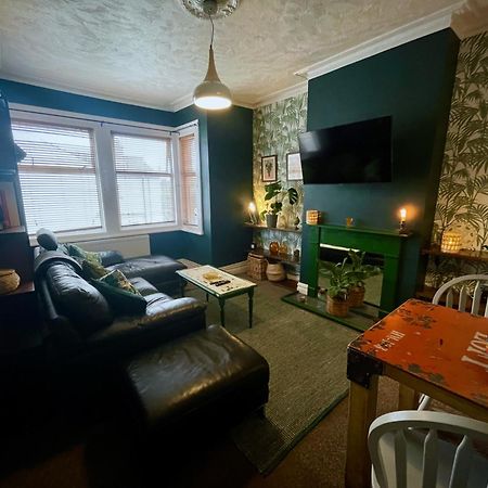 Апартаменты Stylish And Artistic Flat In Southend On Sea Экстерьер фото