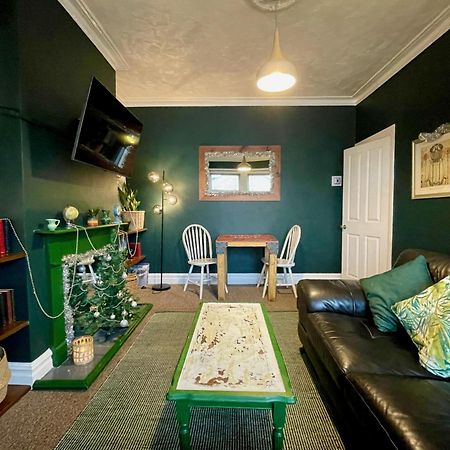 Апартаменты Stylish And Artistic Flat In Southend On Sea Экстерьер фото