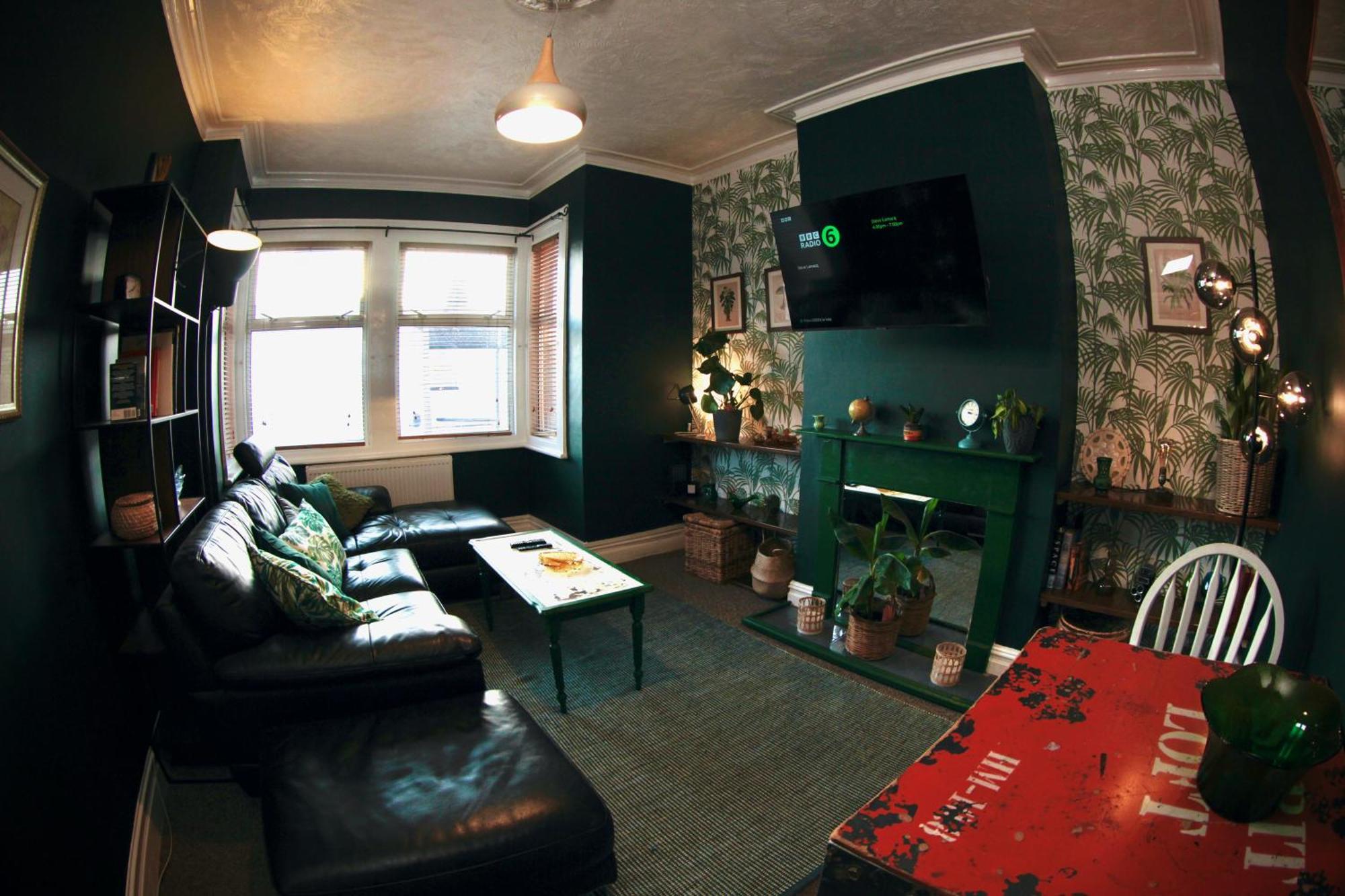 Апартаменты Stylish And Artistic Flat In Southend On Sea Экстерьер фото