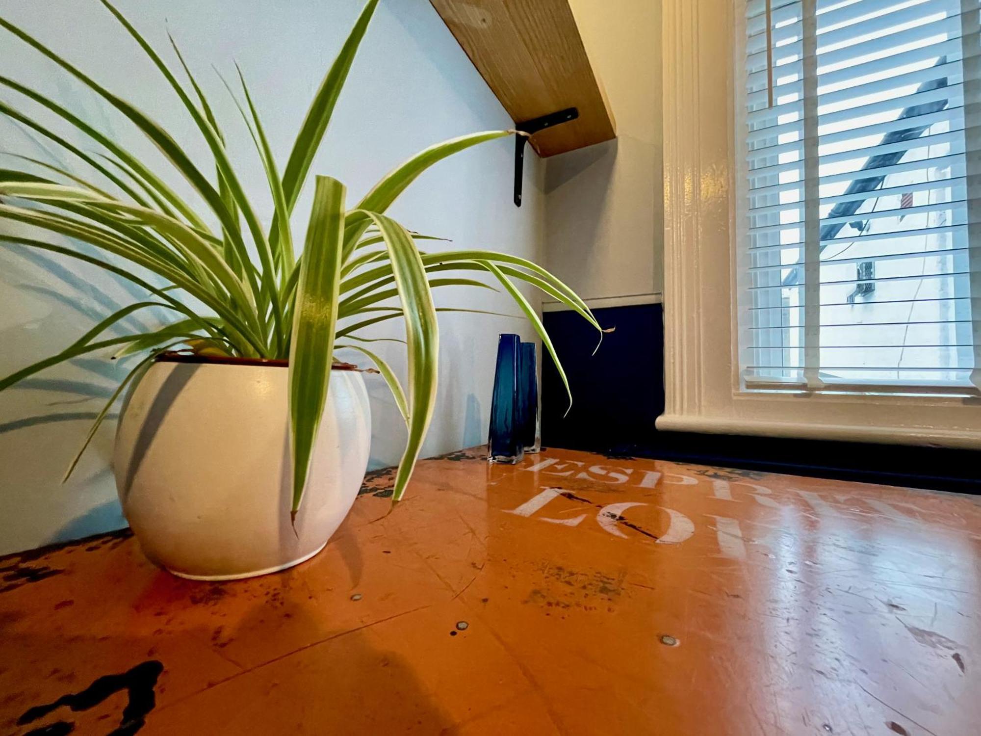 Апартаменты Stylish And Artistic Flat In Southend On Sea Экстерьер фото